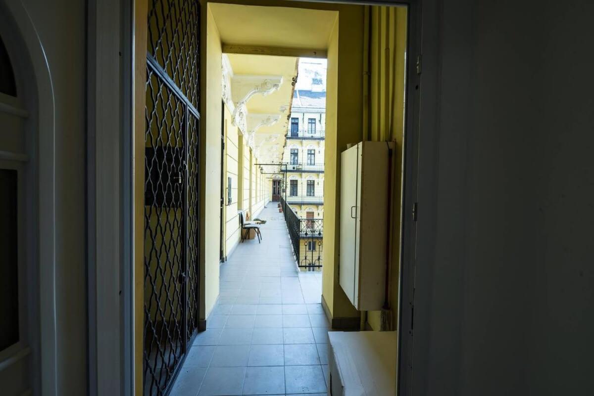 New A C Studio With View Of The Synagogue Budapeste Exterior foto